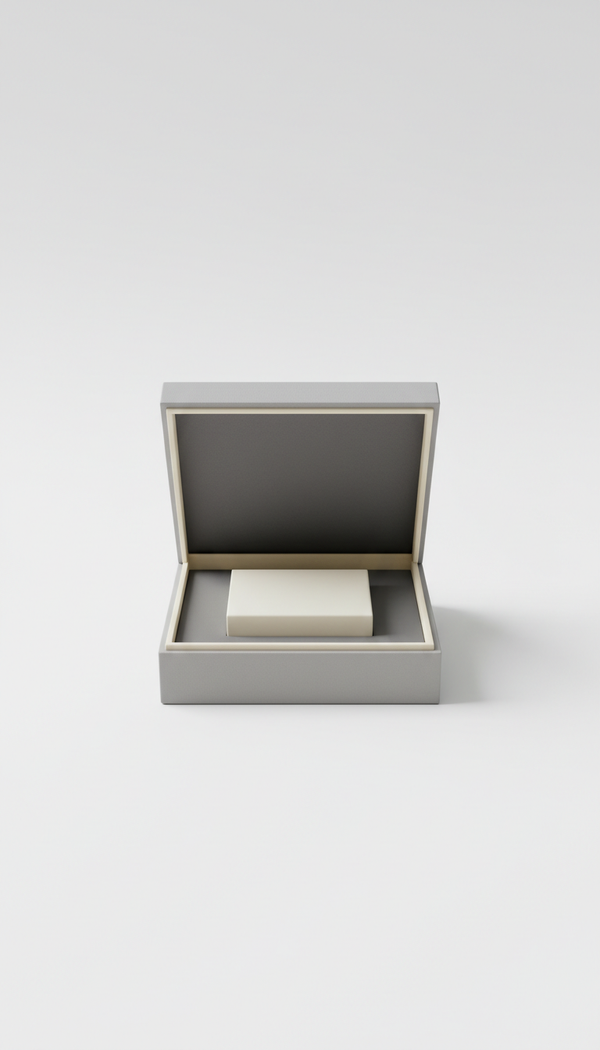 Minimalist Box With Hinged Lid